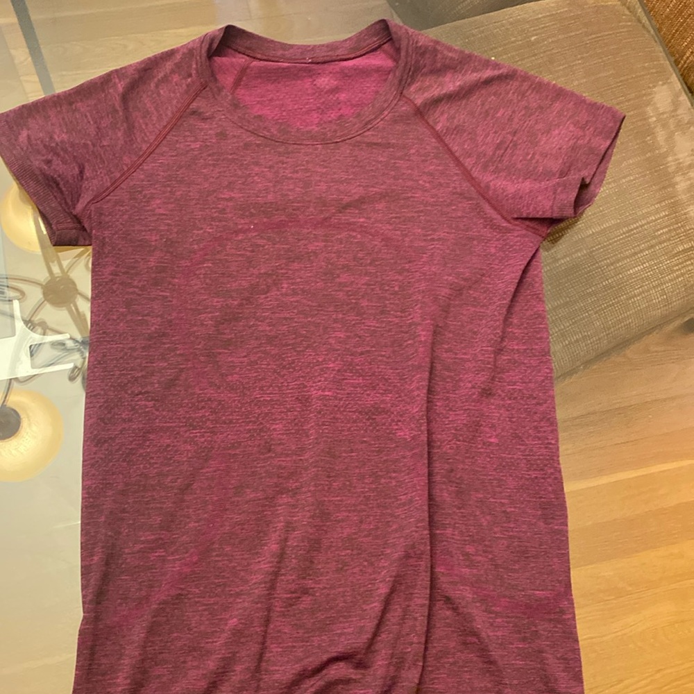 Lululemon T-shirt maroon